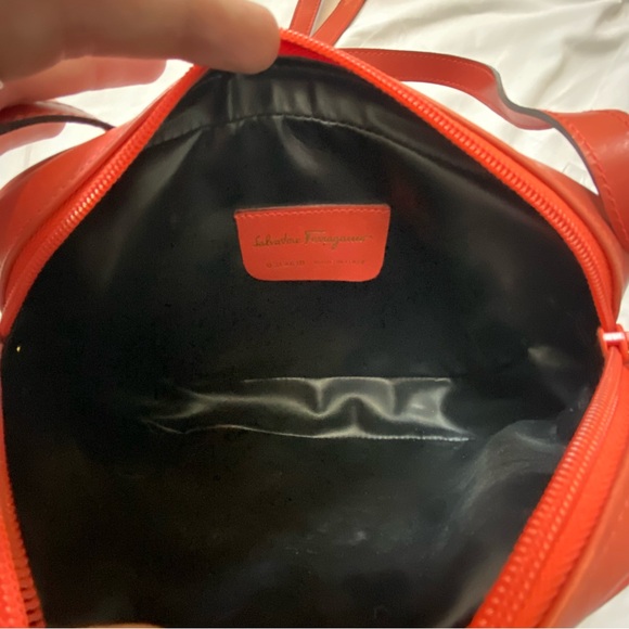 Vintage Authentic Salvatore Ferragamo Orange Leather Crossbody Shoulder Bag - Picture 3 of 8